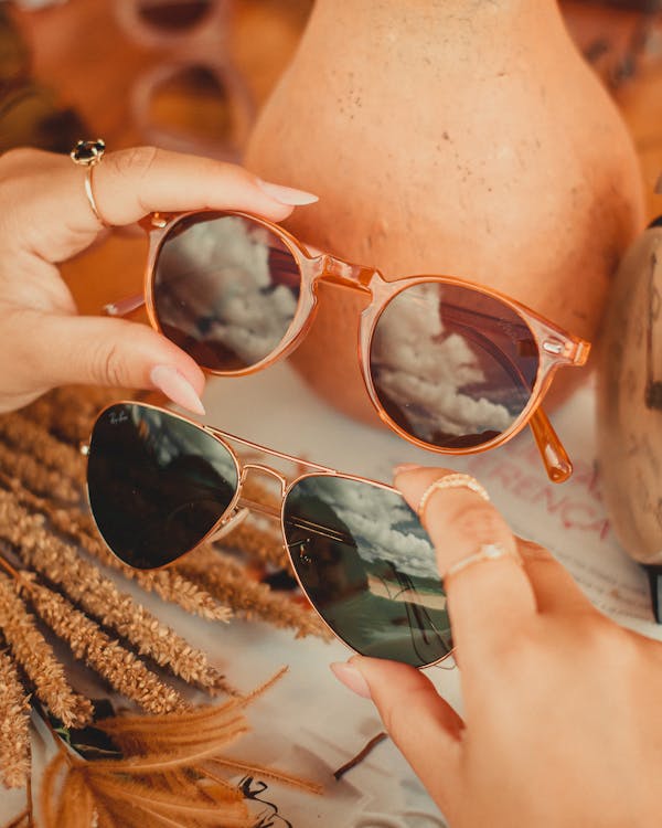 Aviator Glasses Try On: Find the Right Teardrop Frame